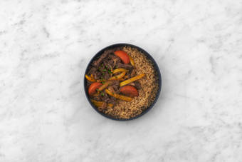 Prepara el arroz y emplata