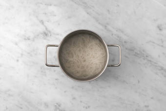 Glasnudeln vorbereiten