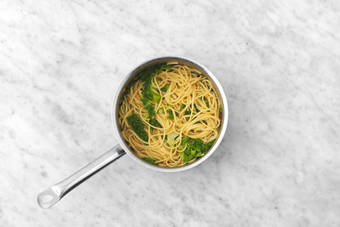 Cook the Spaghetti and Kale