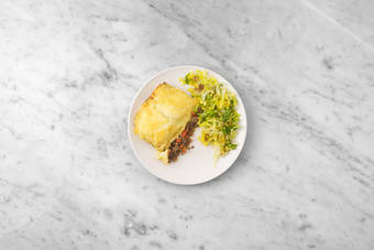 Tout le monde à table !