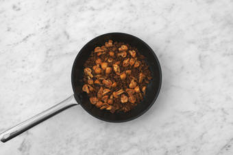 La poêle prend la suite 