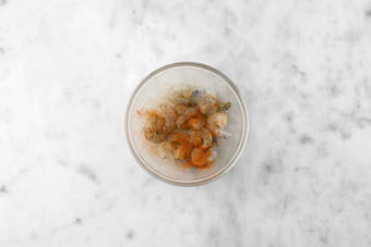 Préparer les crevettes