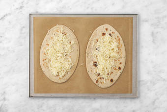 Für die Naan-Pizzen