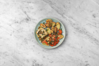 Tout le monde à table !