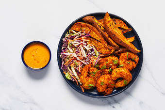 Make spicy mango-mayo dip and serve