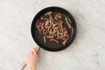 Cook the beef & haloumi