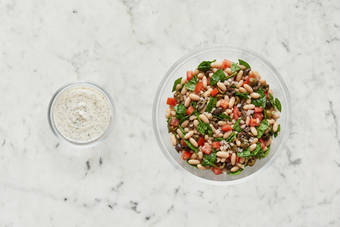 Make salad and yogurt sauce