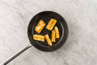 Cook the halloumi