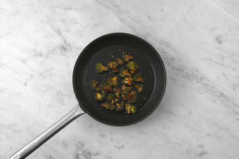 Aggiungere la marinata