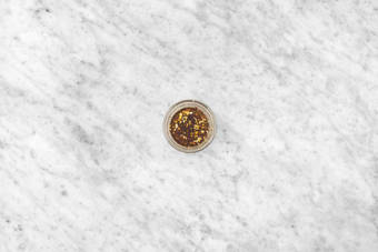 Gör chili- och vitlöksolja