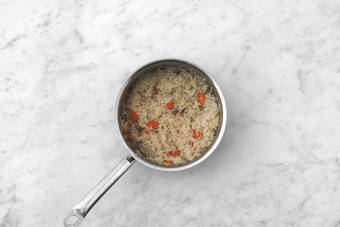 Le riz passe à la casserole 