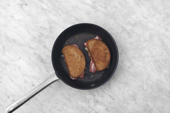 Allez-retour dans la poêle 