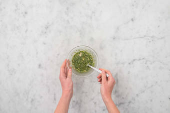 Förbered citrusfruktbuljong