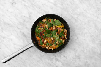 Combina los ingredientes