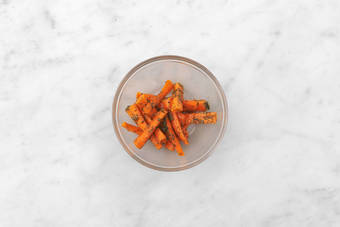 Karotten schneiden
