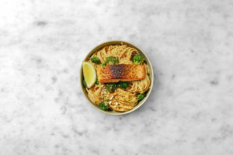 Lachs braten & Anrichten