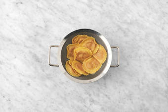 Cook the ravioli