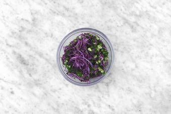 Komkommer-koolsla maken