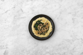 Nei piatti con eleganza