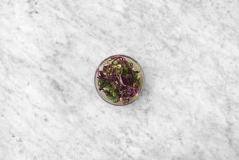 Sylt kål og forårsløg