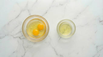Separate Egg Yolk