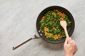 Cook Chickpeas & Kale