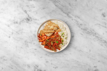 Cocina la merluza y emplata