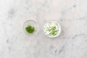 Preparare la salsa yogurt