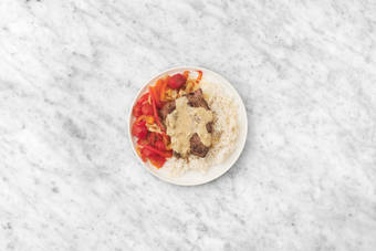 Cocina la ternera y emplata