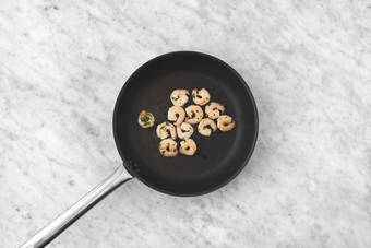 Les crevettes virent au rose