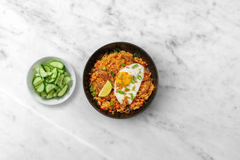 Un pas vers l'Indonésie