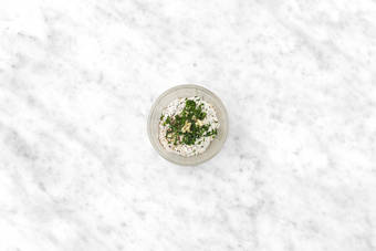 Für den Kräuterdip