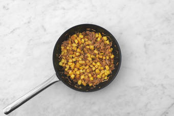 Bratkartoffeln anbraten