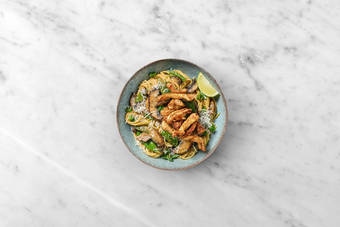 Hähnchenbruststreifen anbraten