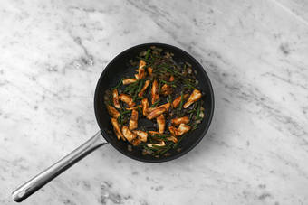 Teriyakipfanne fertigstellen