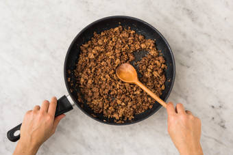Hackfleisch anbraten