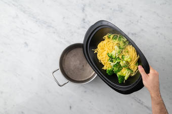 Für den Broccoli & die Pasta