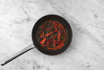 Teriyakigemüse braten