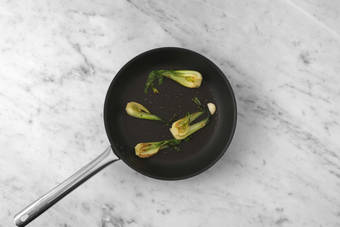 Pak choi in padella