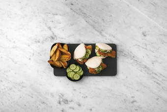 Con le mani c'è più gusto