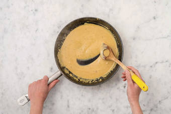 Make the pepper sauce 