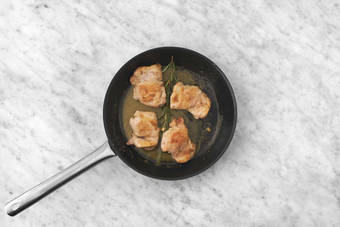 Preparare il sugo al'arancia