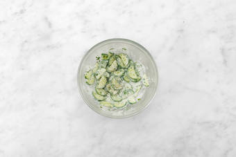 Mix your Tzatziki