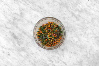 Combina los ingredientes