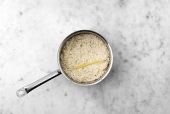 Cook lemongrass rice