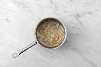 Carameliza la cebolla