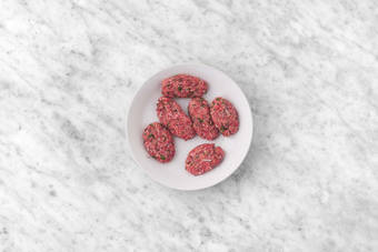 Boulettes en construction