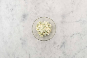 Für den Gurkensalat