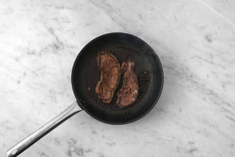 Steak anbraten