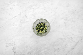 Für den Gurkensalat